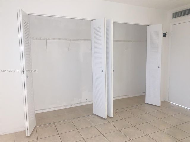 7215 NW 179th St 206, Hialeah, FL 33015