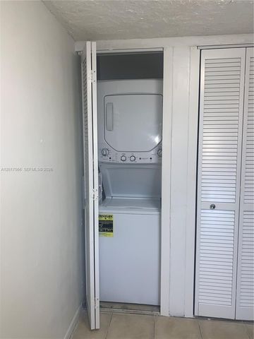 7215 NW 179th St 206, Hialeah, FL 33015