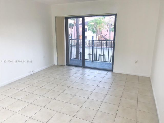 7215 NW 179th St 206, Hialeah, FL 33015