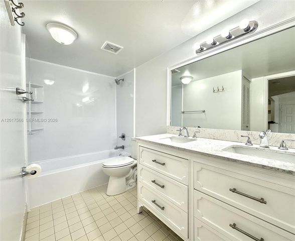 7215 NW 179th St 206, Hialeah, FL 33015
