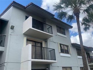 7215 NW 179th St 206, Hialeah, FL 33015