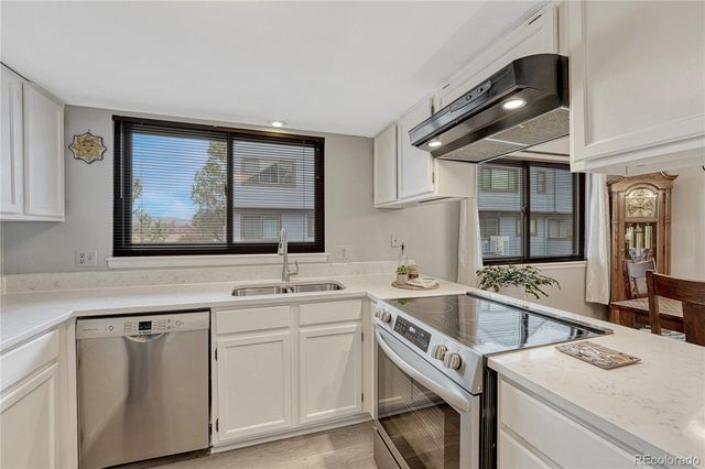 8901 W Yale Avenue, Lakewood, CO 80227