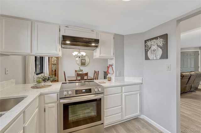 8901 W Yale Avenue, Lakewood, CO 80227