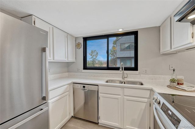 8901 W Yale Avenue, Lakewood, CO 80227