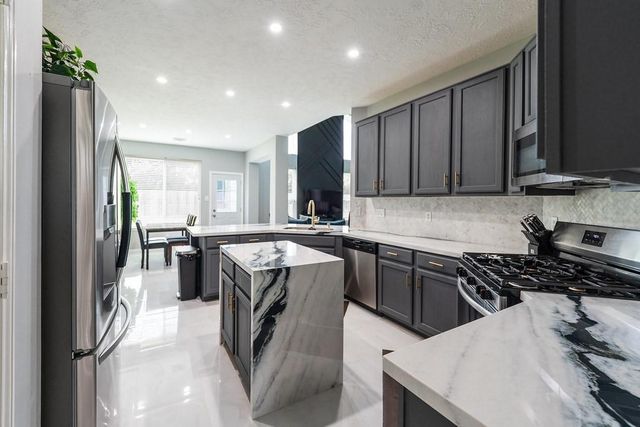 3707 Pine View Ct Court, Pearland, TX 77581