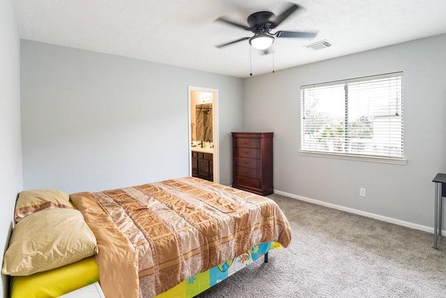 3707 Pine View Ct Court, Pearland, TX 77581