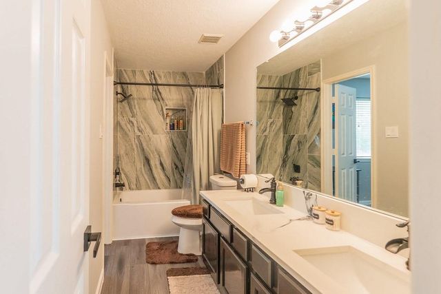 3707 Pine View Ct Court, Pearland, TX 77581