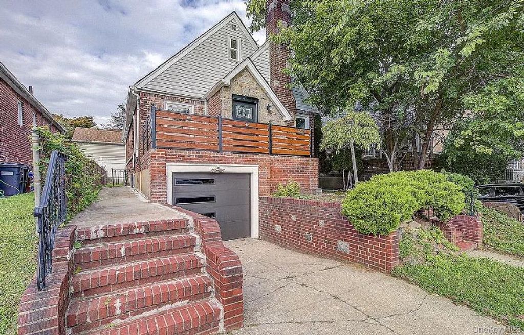 32-28 Utopia Parkway, Flushing, NY 11358 — exterior