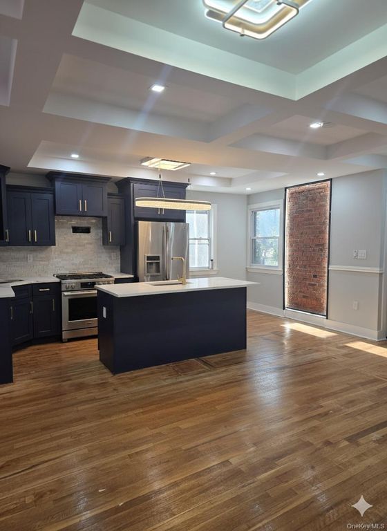 32-28 Utopia Parkway, Flushing, NY 11358 — photo 2