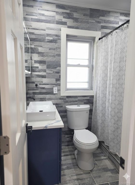 32-28 Utopia Parkway, Flushing, NY 11358 — photo 5