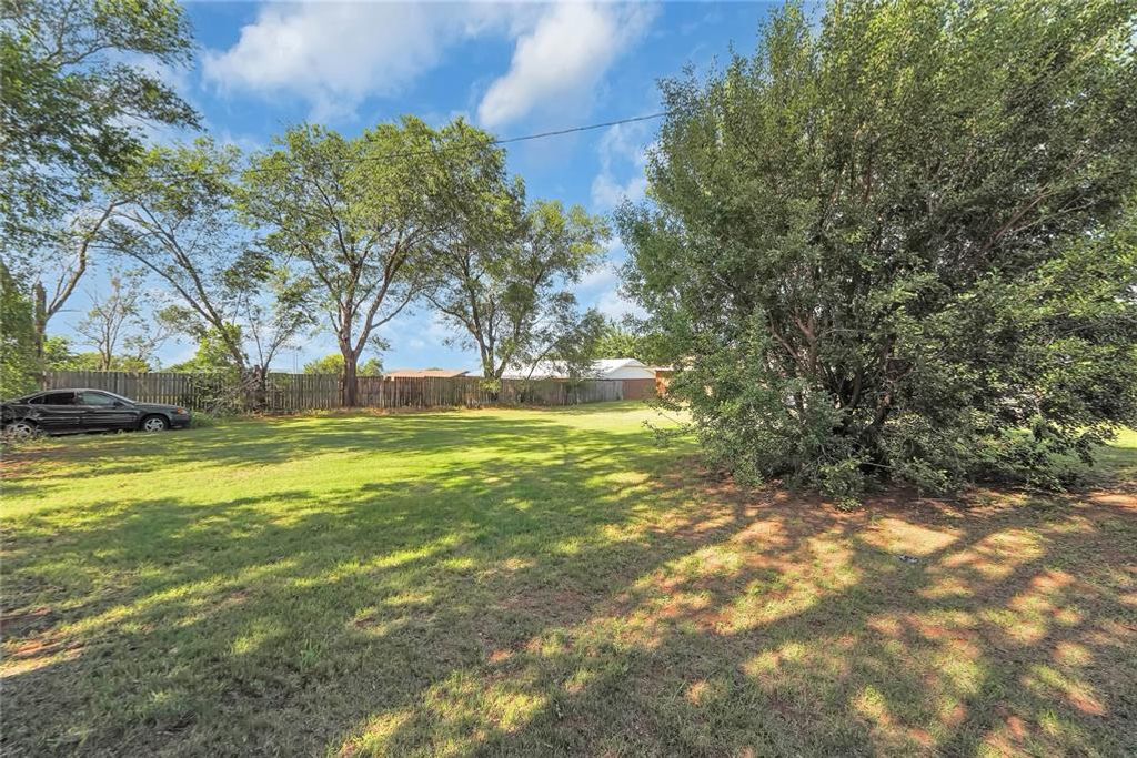 Image 19 of property listing at 418 N Electra Street, Sayre, OK 73662