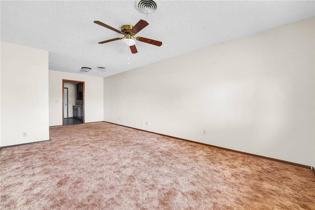 Image 2 of property listing at 418 N Electra Street, Sayre, OK 73662