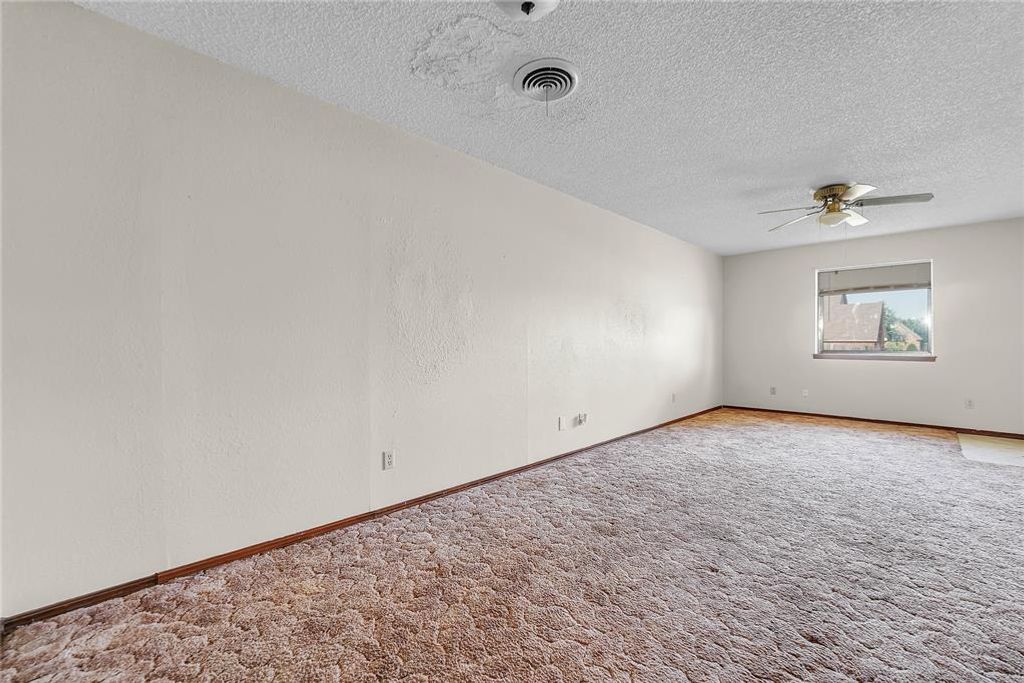 Image 3 of property listing at 418 N Electra Street, Sayre, OK 73662