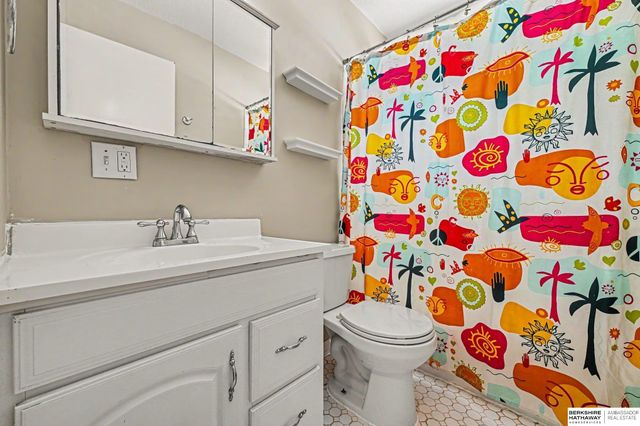 9435 Ohio Street, Omaha, NE 68134