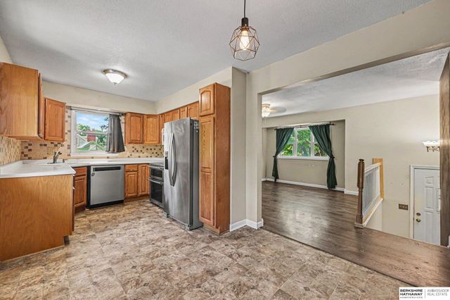 9435 Ohio Street, Omaha, NE 68134
