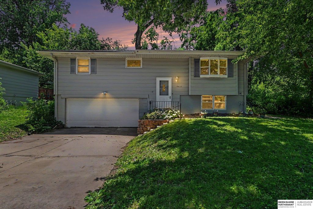 9435 Ohio Street, Omaha, NE 68134