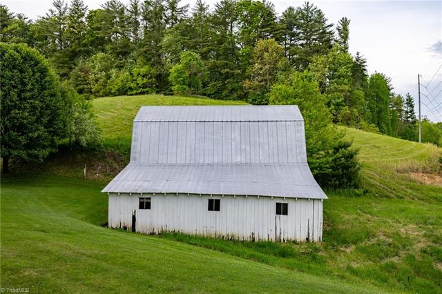 8693 NC Highway 88 E, Laurel Springs, NC 28644