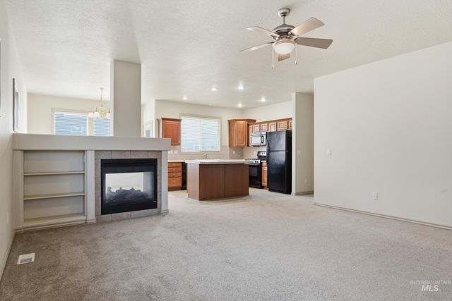 55 S Selwood Lane, Star, ID 83669