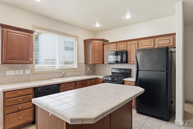 55 S Selwood Lane, Star, ID 83669