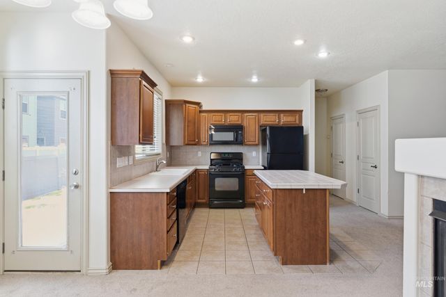 55 S Selwood Lane, Star, ID 83669