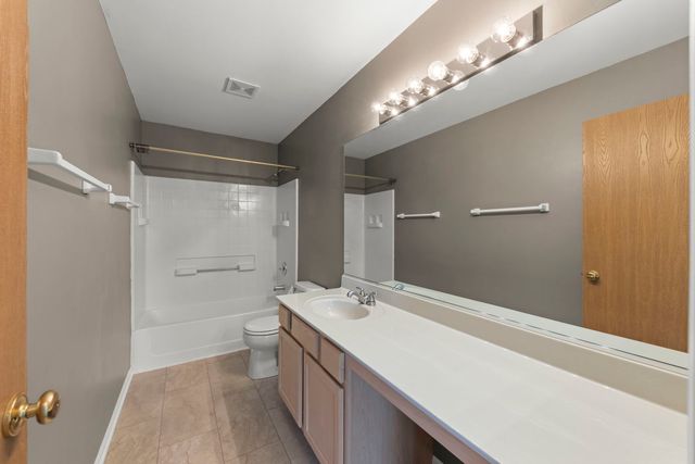 1782 Montrose Drive, Aurora, IL 60503