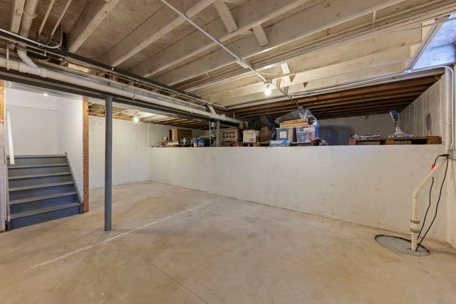 1782 Montrose Drive, Aurora, IL 60503