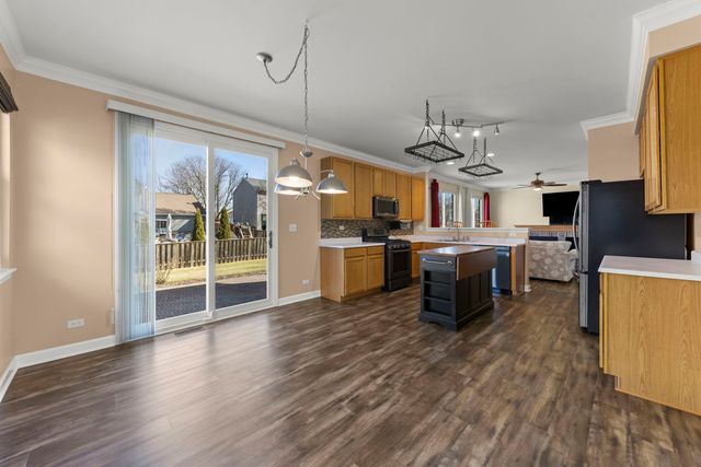 1782 Montrose Drive, Aurora, IL 60503