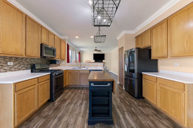 1782 Montrose Drive, Aurora, IL 60503