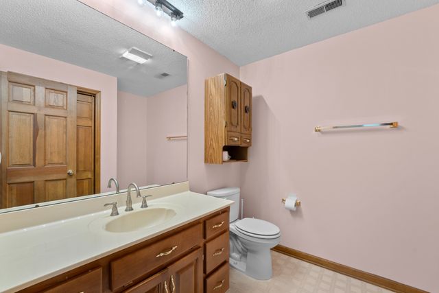 105 Twilight Dr, Winchester, TN 37398