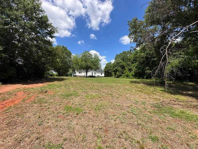 358 N Green River Road, Gaffney, SC 29341