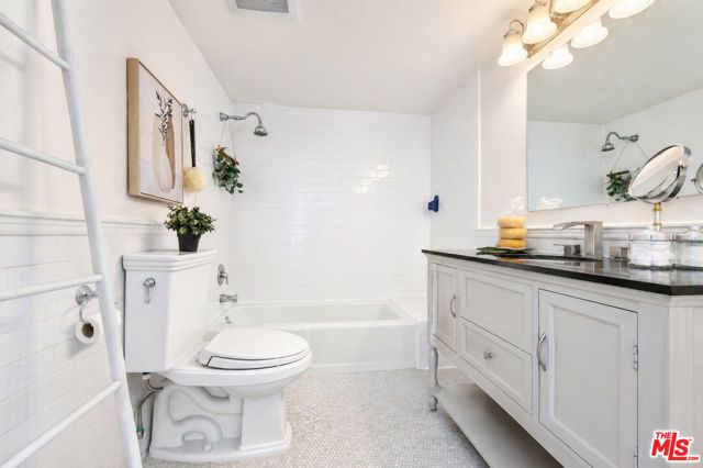 4249 Longridge Avenue 209, Studio City (los Angeles), CA 91604