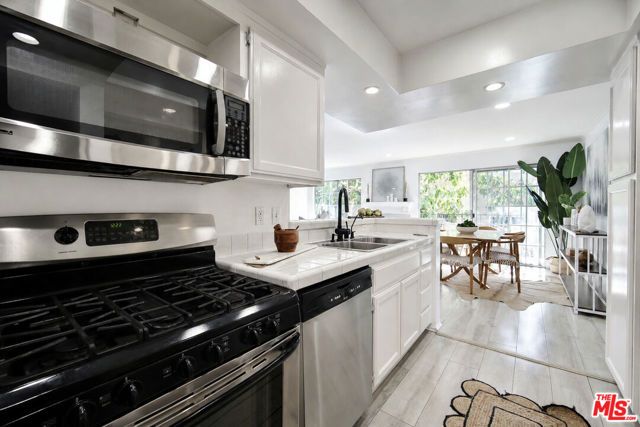 4249 Longridge Avenue 209, Studio City (los Angeles), CA 91604