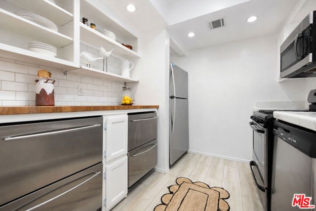 4249 Longridge Avenue 209, Studio City (los Angeles), CA 91604