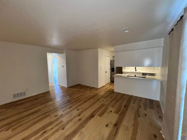 5861 SW 22nd Ter Apt 1, Topeka, KS 66614