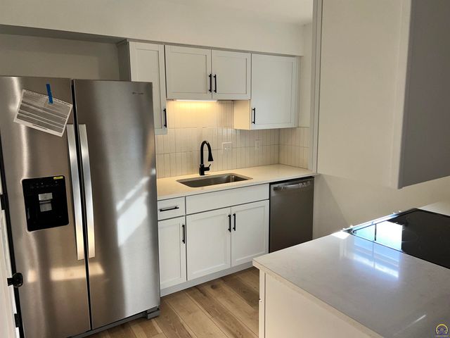 5861 SW 22nd Ter Apt 1, Topeka, KS 66614