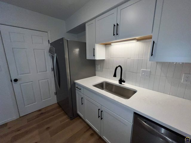 5861 SW 22nd Ter Apt 1, Topeka, KS 66614