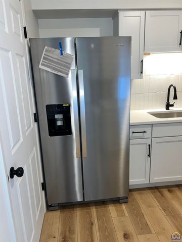 5861 SW 22nd Ter Apt 1, Topeka, KS 66614