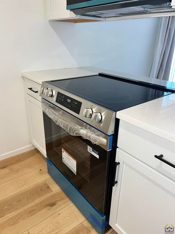 5861 SW 22nd Ter Apt 1, Topeka, KS 66614