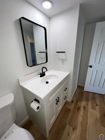 5861 SW 22nd Ter Apt 1, Topeka, KS 66614