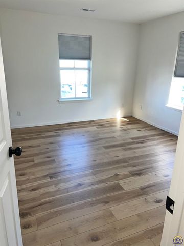 5861 SW 22nd Ter Apt 1, Topeka, KS 66614