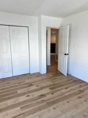 5861 SW 22nd Ter Apt 1, Topeka, KS 66614