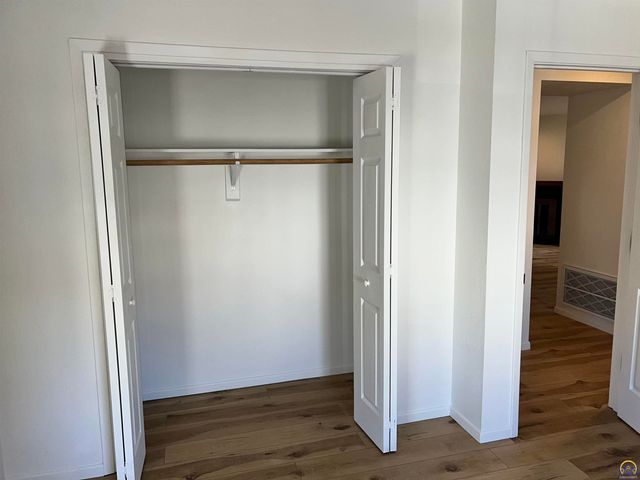 5861 SW 22nd Ter Apt 1, Topeka, KS 66614