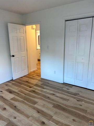 5861 SW 22nd Ter Apt 1, Topeka, KS 66614