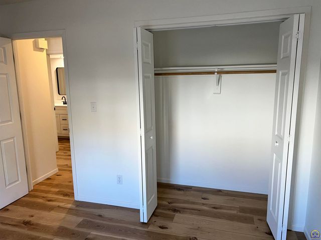 5861 SW 22nd Ter Apt 1, Topeka, KS 66614