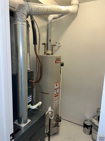 5861 SW 22nd Ter Apt 1, Topeka, KS 66614