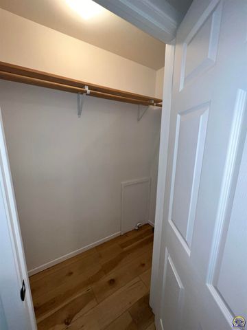 5861 SW 22nd Ter Apt 1, Topeka, KS 66614