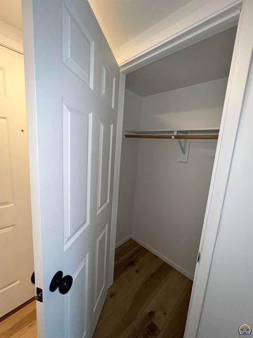 5861 SW 22nd Ter Apt 1, Topeka, KS 66614