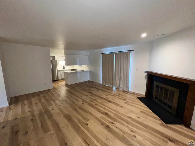 5861 SW 22nd Ter Apt 1, Topeka, KS 66614