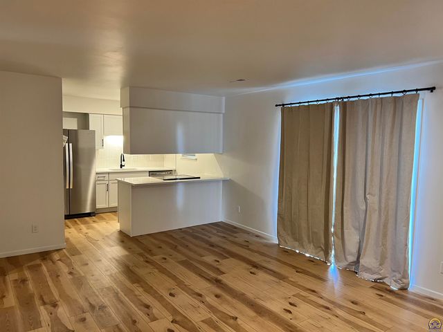 5861 SW 22nd Ter Apt 1, Topeka, KS 66614