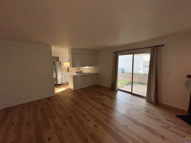 5861 SW 22nd Ter Apt 1, Topeka, KS 66614